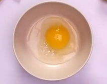 如何用鸡蛋护理头发