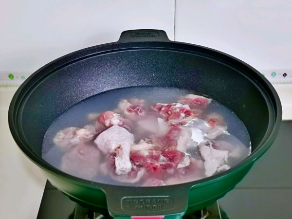 松茸冬瓜白玉菇鸭汤