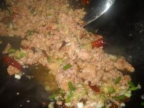尖椒炒肉的做法