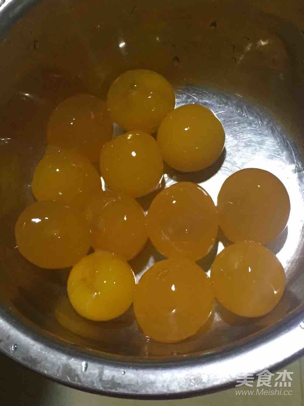 花式蛋黄酥的做法