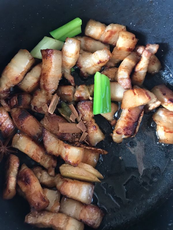 无水无油秘制卤肉饭