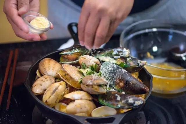 旧金山好吃的贝类锅的做法