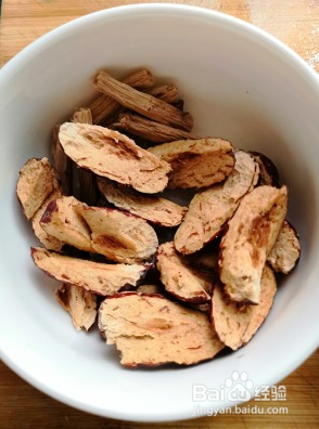 补气血的田七鸡汤