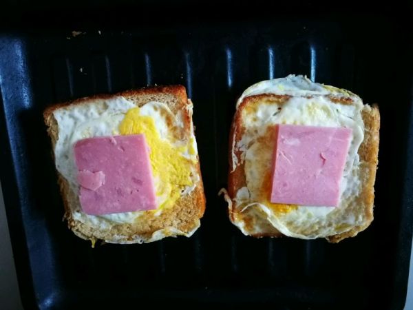 芝士火腿三明治