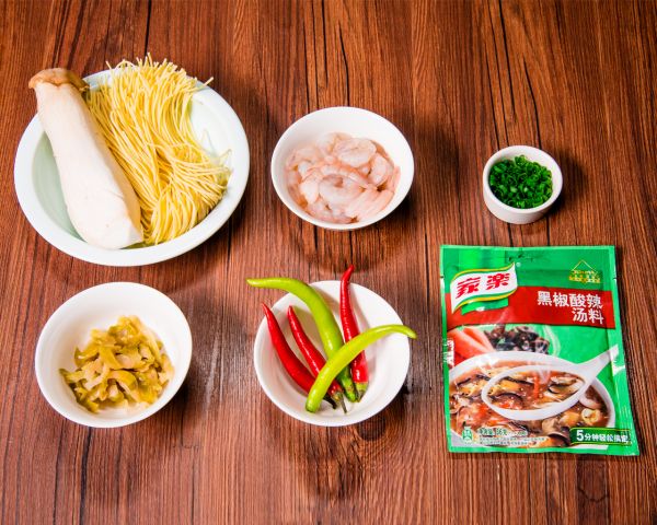 快手酸汤鲜虾面