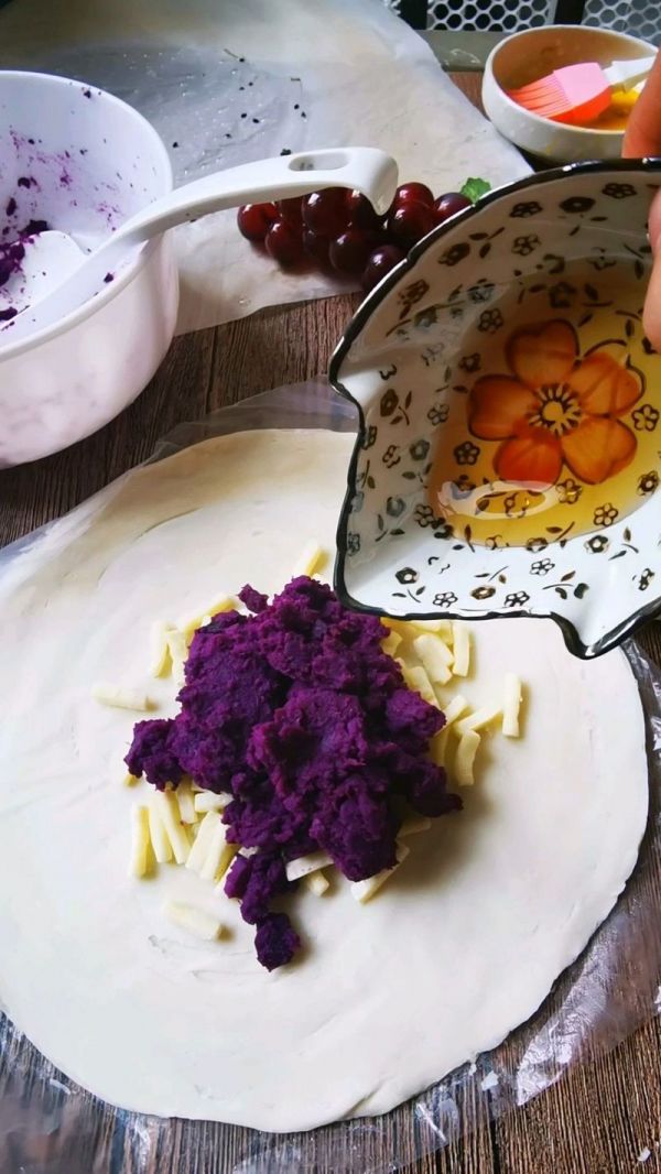 爆浆紫薯芝士饼