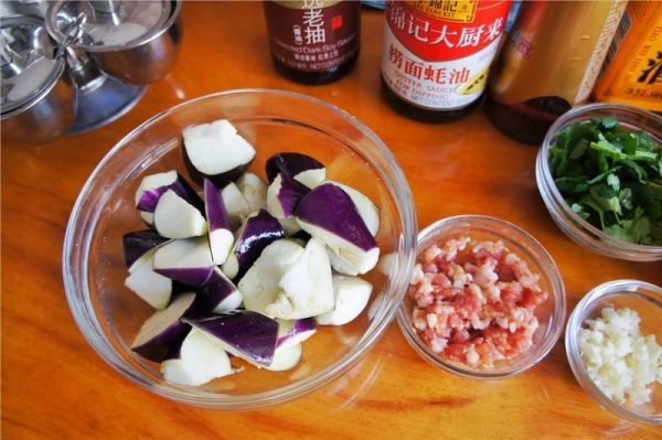 蒜香肉末酱茄子
