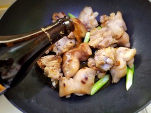 黄酒炖猪蹄黄磊做法