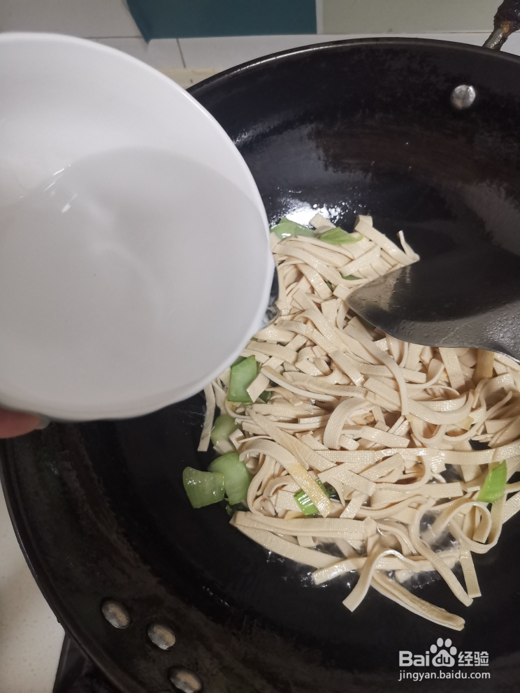 新手易做的清炒豆腐皮