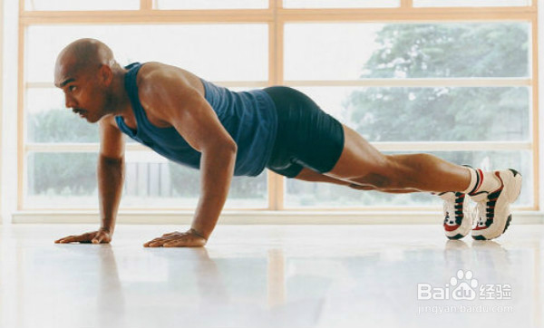 如何强化胸大肌