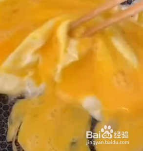 如何做蒜苔炒鸡蛋呢