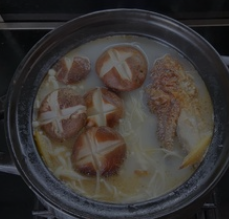 三文鱼头炖豆腐的做法