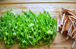 榨菜青椒炒香干怎么做？