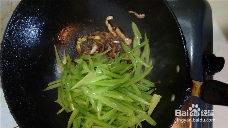 超简单的家常菜炒芹菜