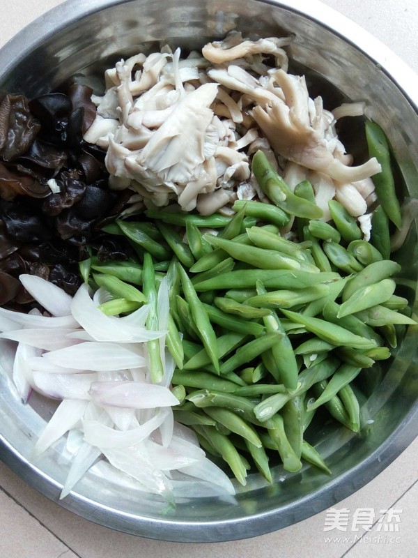 平菇木耳拌豆角