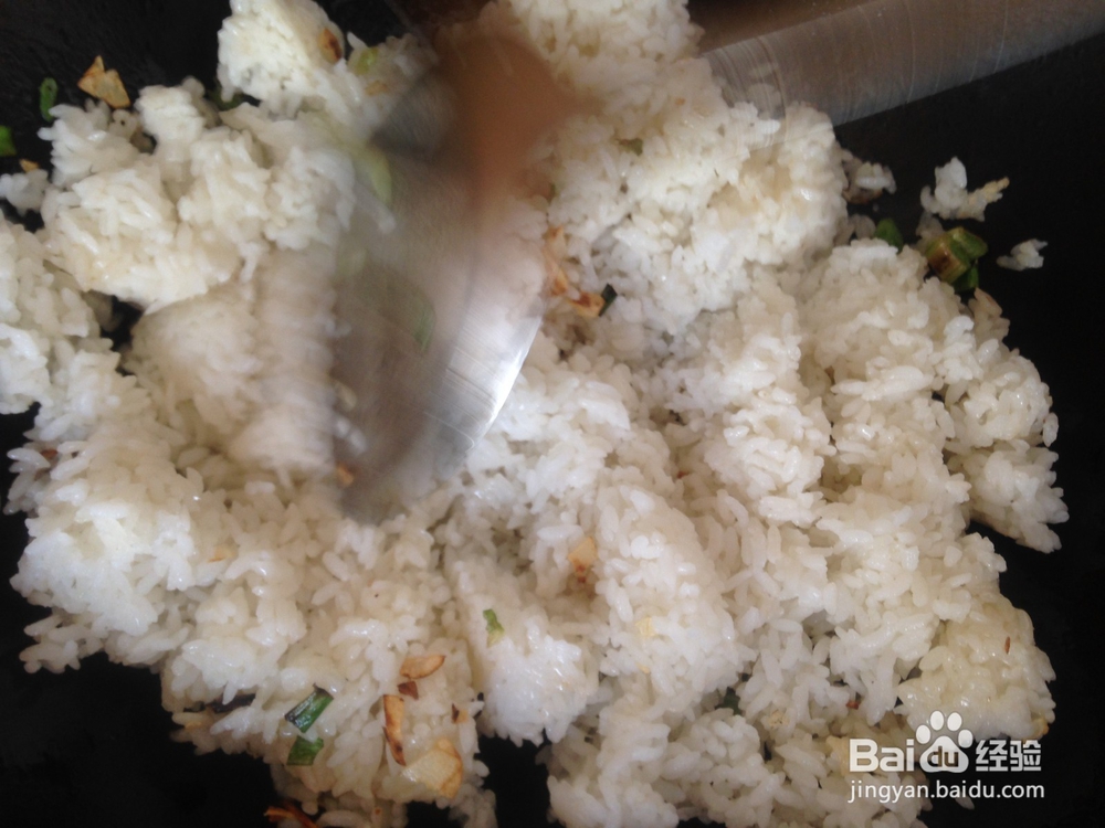 酸豆角炒米饭的做法