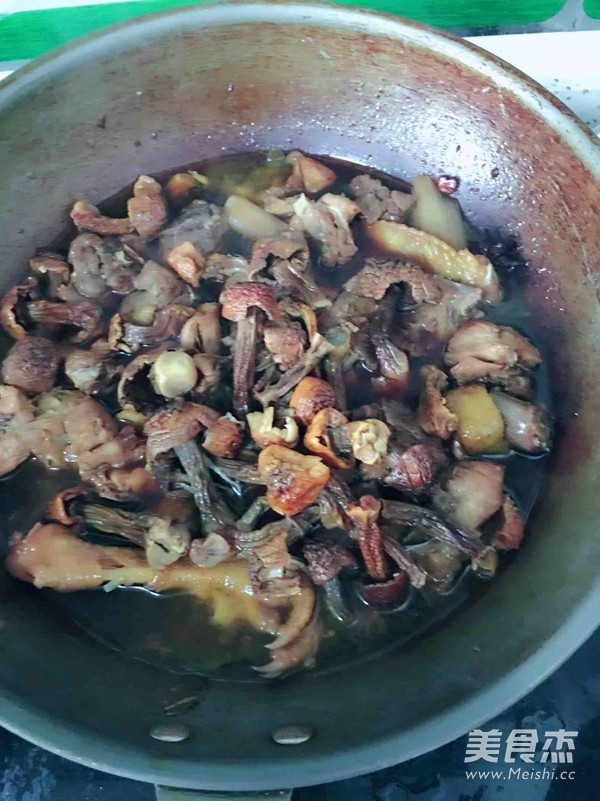 笨鸡炖蘑菇的做法