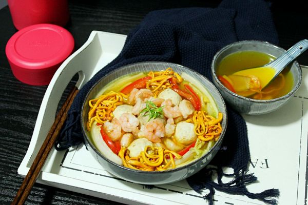 三宝虾仁肉丸汤菜