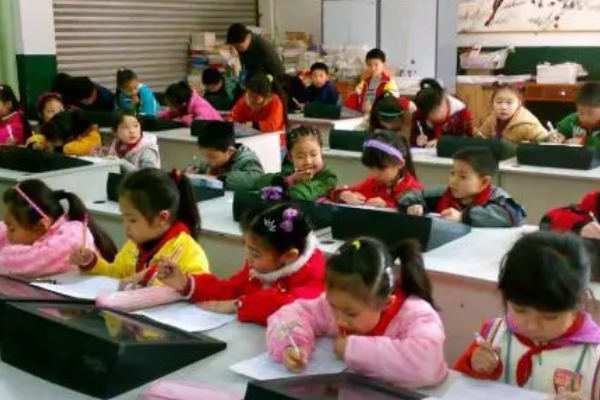 月亮观察记录表怎么做幼儿园