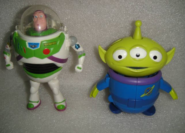 三眼仔和巴斯光年什么关系