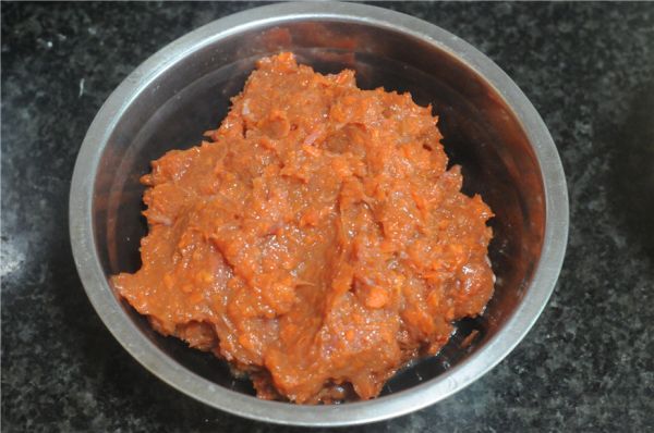 玉米渣花生粥胡萝卜鸡蛋卷