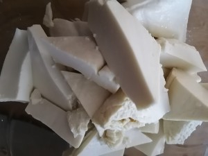 黑木耳炒豆腐的做法