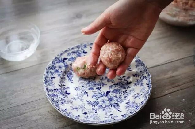 四川美食,甜酸猪肉丸