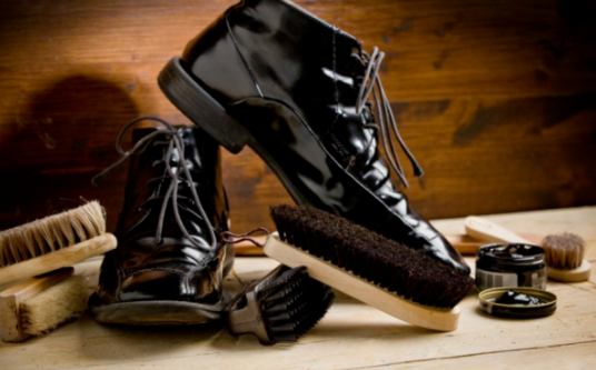 冬天穿的皮鞋里面如何清理