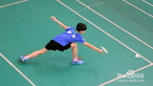 如何快速提高羽毛球水平