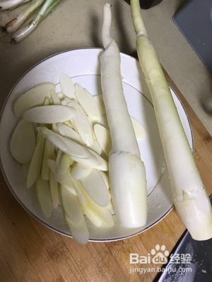 茭白回锅肉的做法