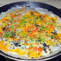 怎样制作好吃的辣味酱香鸡蛋饼