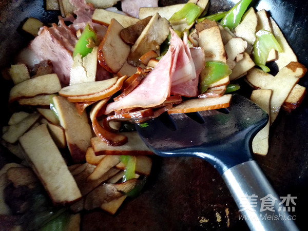 培根豆腐干炒尖椒