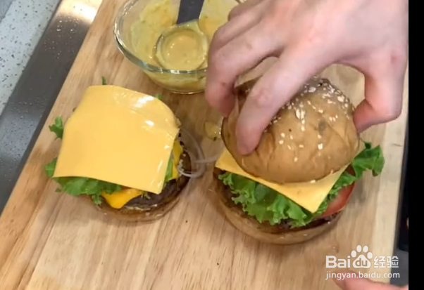 手工牛肉汉堡的做法