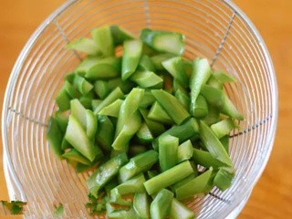 坚果芦笋虾仁怎么做？