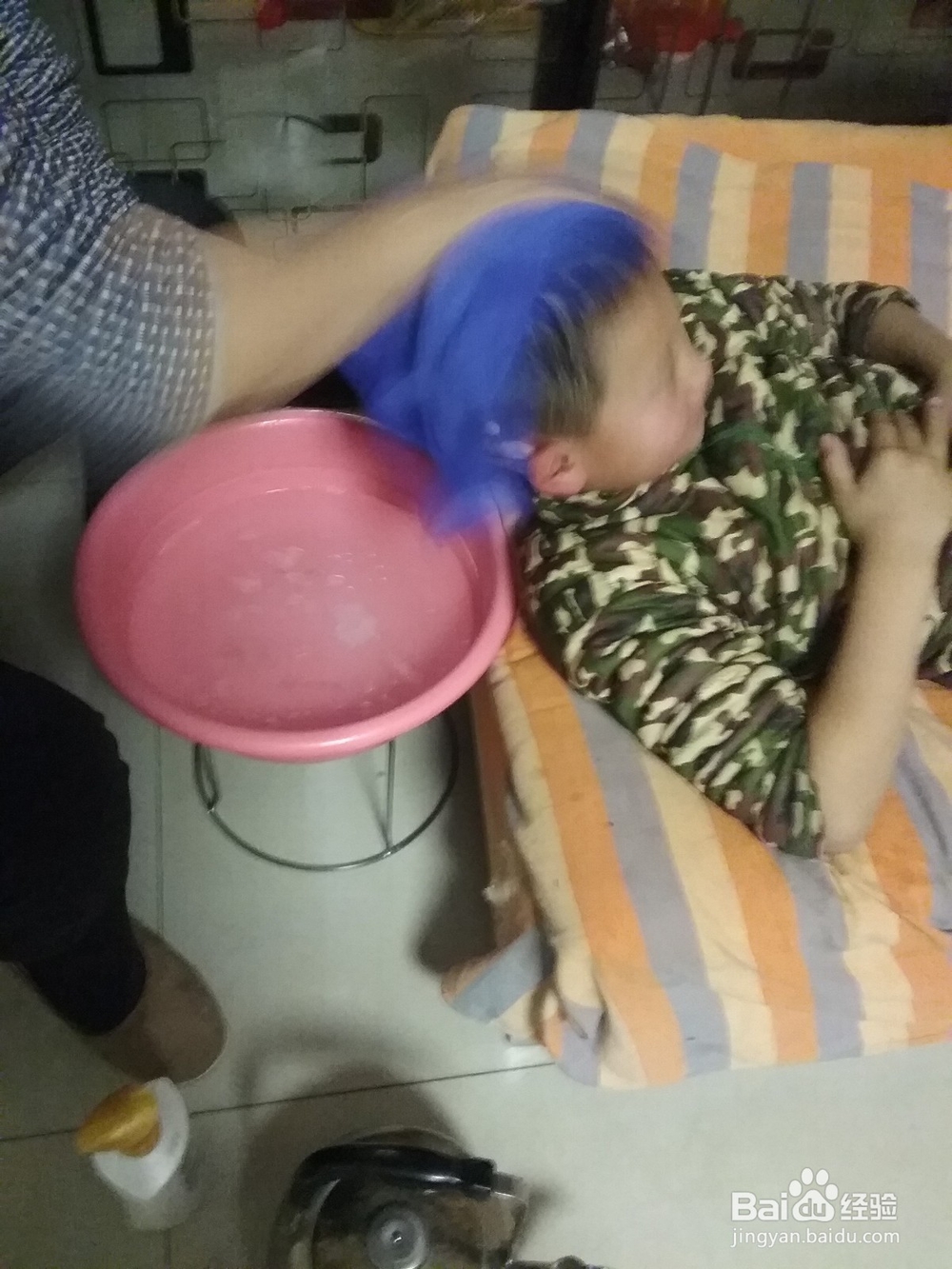 如何在家里给孩子舒服地洗头发