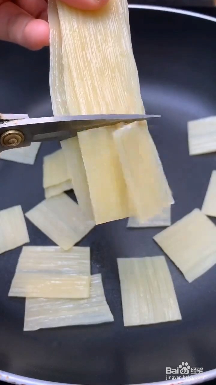 如何在家自制鸡蛋炒烤冷面