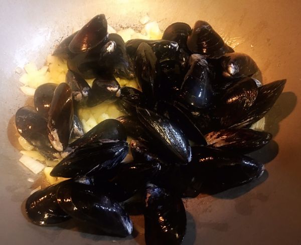 法式白酒焗青口