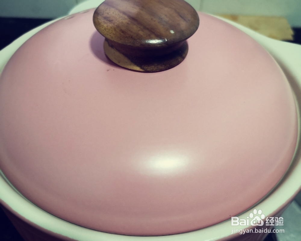 每日美食-当归党参红枣枸杞砂锅煲土鸡?