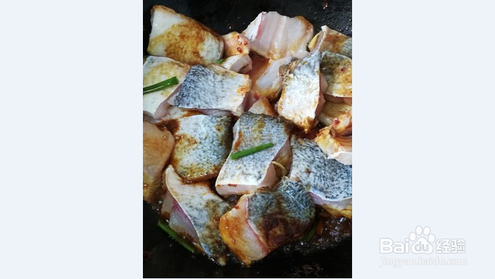 红烧鱼块不用油煎的方法
