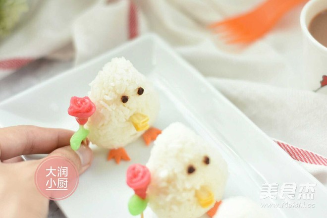 萌萌鸡饭团的做法