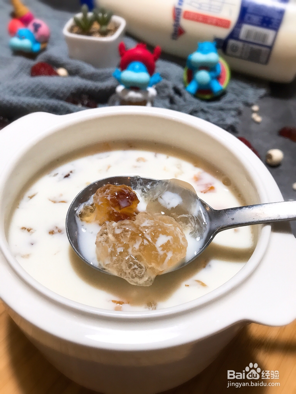 赞不绝口的红枣薏米桃胶牛奶