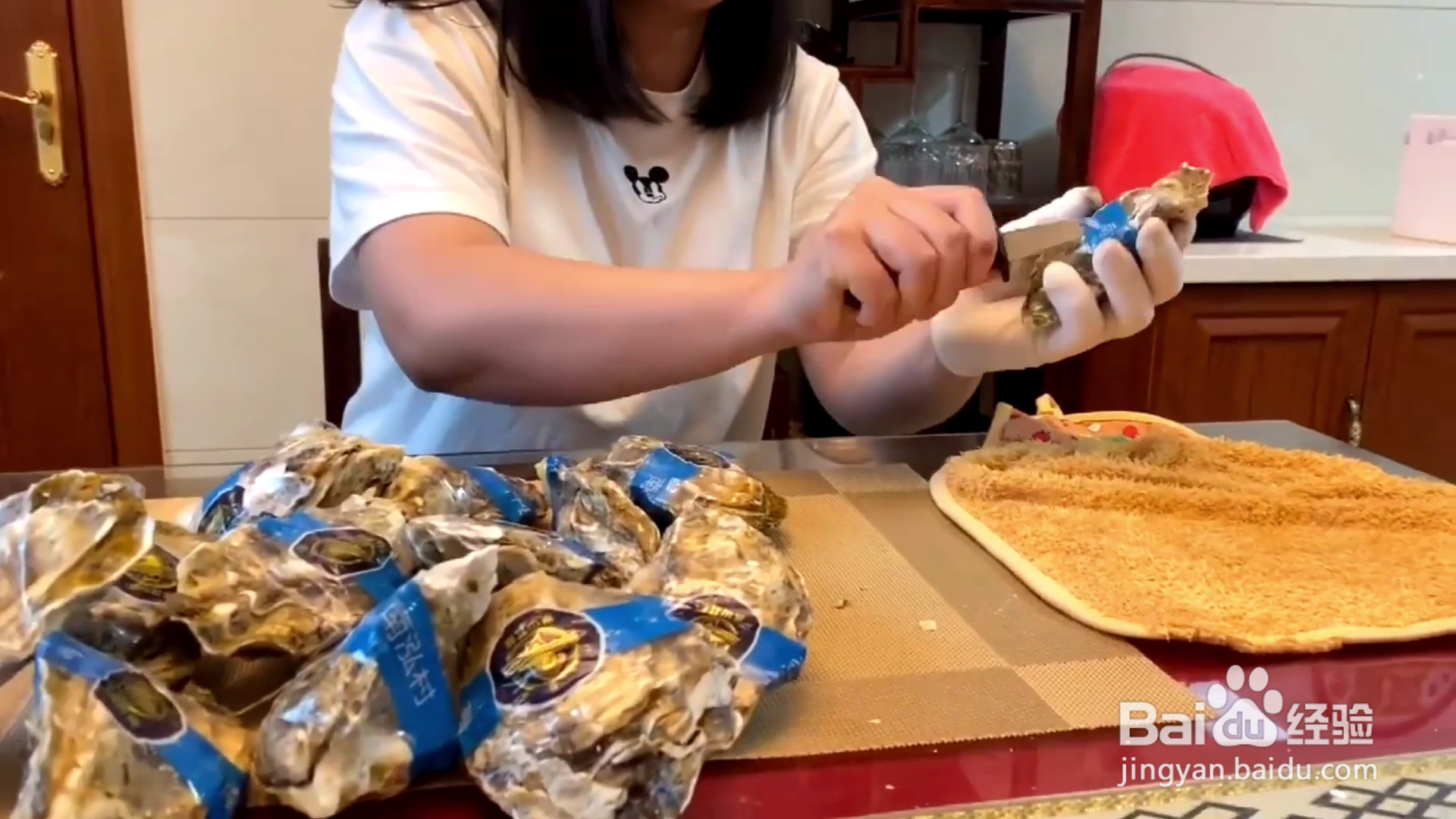 如何优雅的开乳山生蚝？