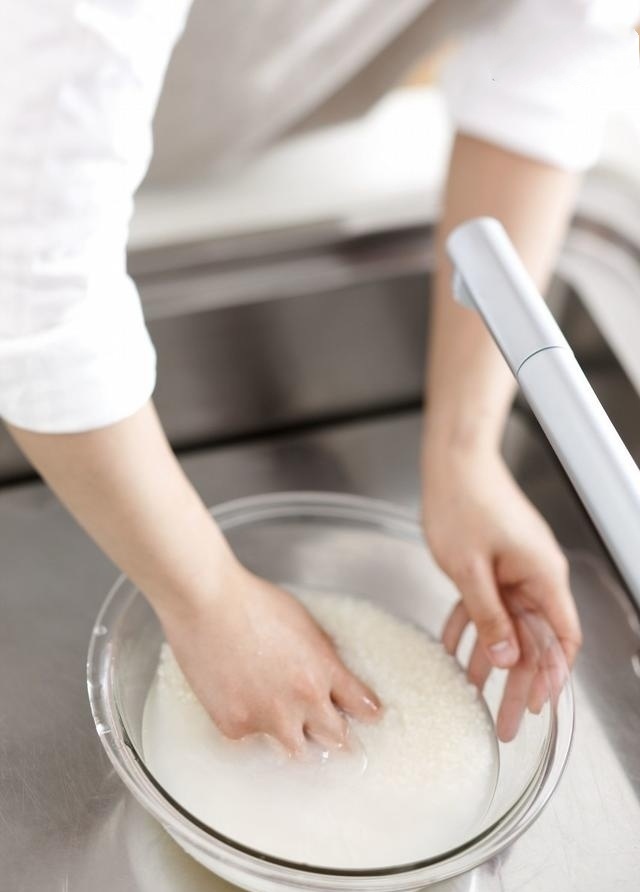 黄金发黑怎么清洗