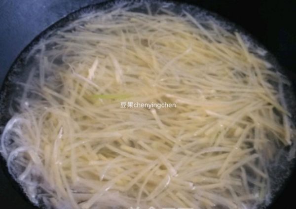 凉拌芹菜土豆丝