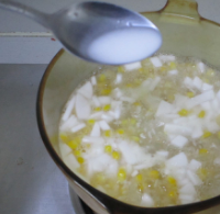 玉米酒酿年糕羹的制作步骤