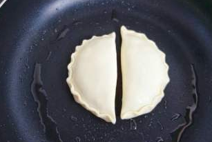 三鲜馅盒子怎么做