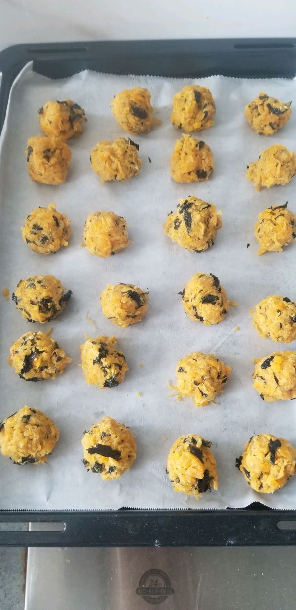 咸蛋黄肉松海苔馅青团