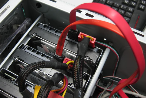 电脑怎么有两个硬盘