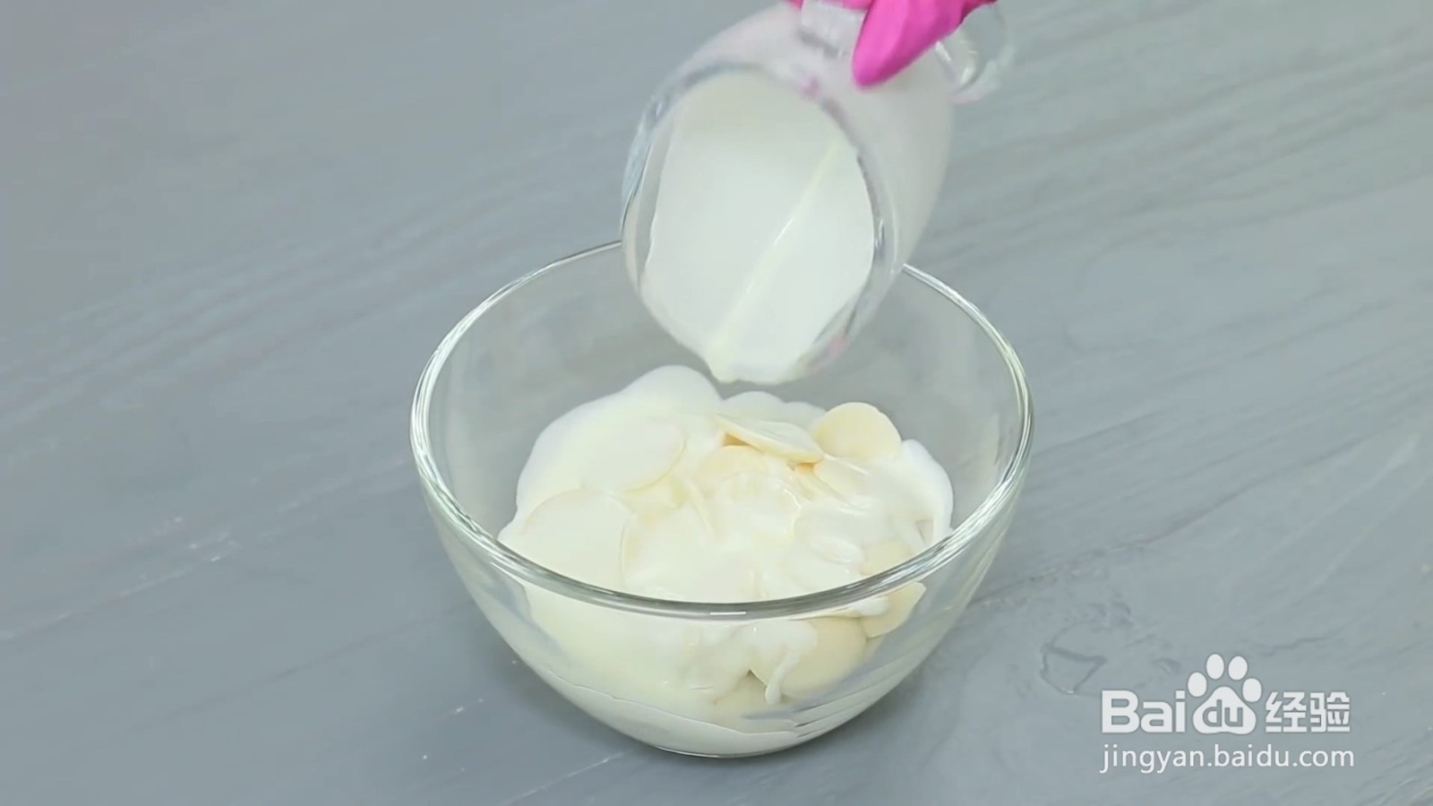 如何制作猫脸巧克力蛋糕