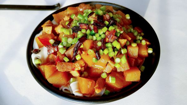 葱油蒜薹土豆肉